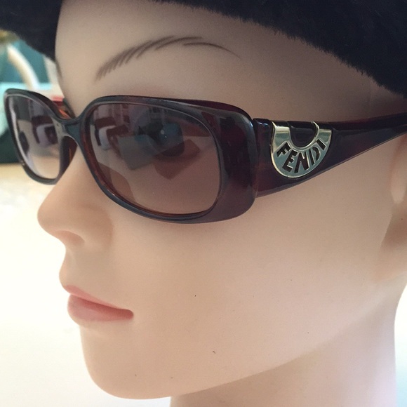 Fendi Sunglasses - Picture 3 of 7